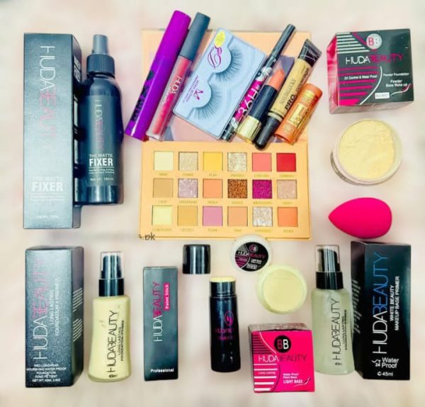14-in-1 Huda Beauty Makeup